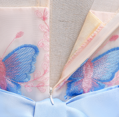 Vestido Infantil de Tul con Flores Bordadas y Escote Tubo - Image 11
