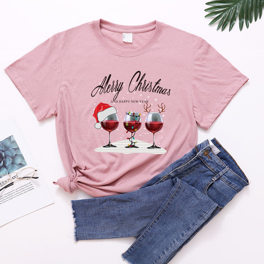 Playera Navideña con Estampado de Tres Copas de Vino - Image 21