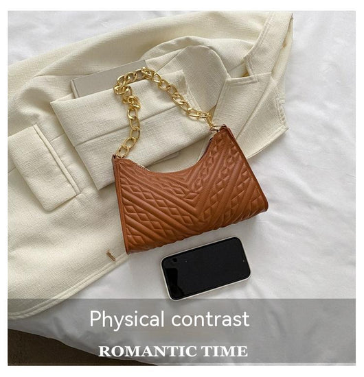 Bolso Bandolera Baguette Plisado con Cadena - Image 9