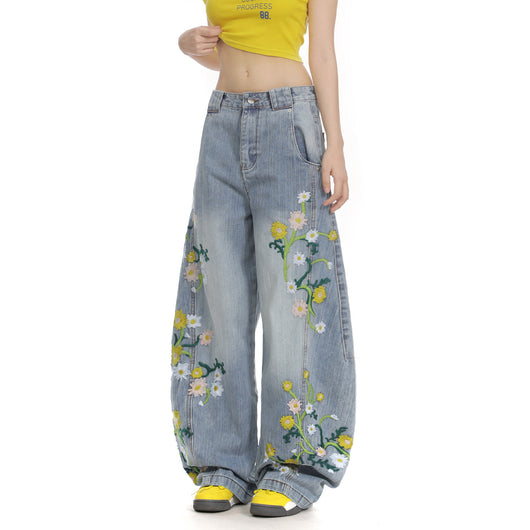 Jeans Curve con Bordado Floral y Botánico - Image 9