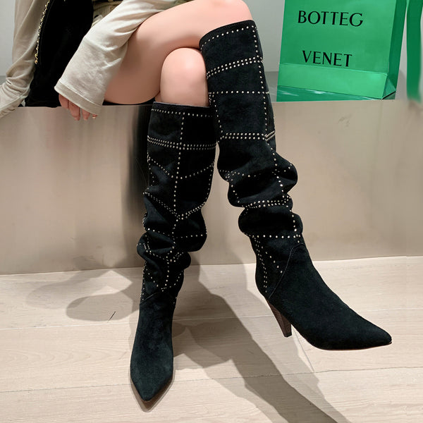 Bota Altura Media con Tacón Puntiagudo y Remaches