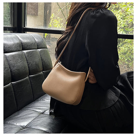 Bolso de Hombro Minimalista para Mujer - Diseño Versátil y Compacto - Image 10