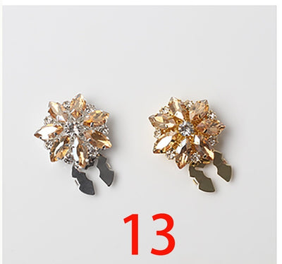 Broche Decorativo Ojo de Caballo con Cristales y Diamantes - Image 14