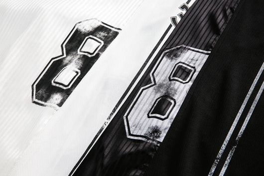 Playera Suelta Estilo Americano con Diseño Graffiti Único - Image 5
