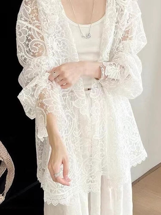Blusa de Encaje Blanco Romántica con Protección Solar para Mujer - Image 9