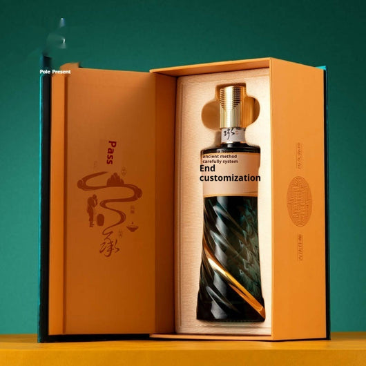 Caja de Licor con Diseño Floral Dorado y Seda Estampada - Image 2