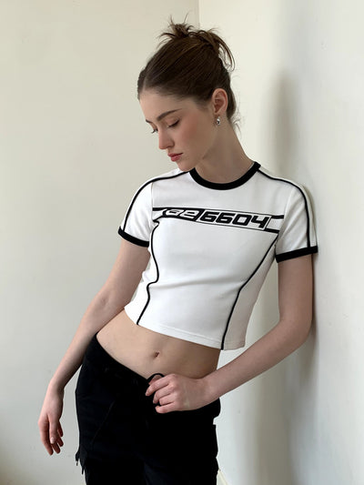 Playera Femenina Estampada con Letras Ajuste Slim - Image 10