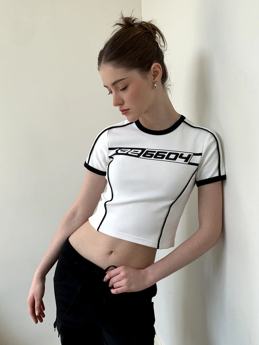 Playera Femenina Estampada con Letras Ajuste Slim - Image 10