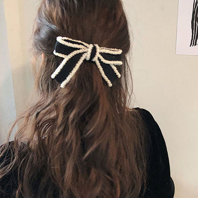 Diadema Elegante con Moño Blanco y Detalles Perlados - Image 13