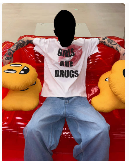 Playera de Algodón con Diseño Conceptual de Manga Corta - Image 10