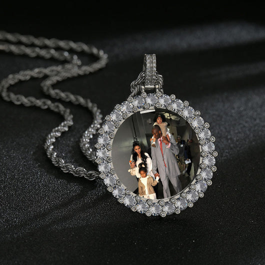 Dije Medallón Fotográfico de Pareja con Diamantes Hip Hop - Collar Memorial - Image 10