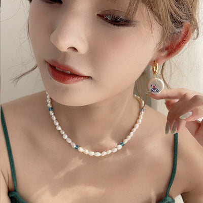 Aretes de Perla Barroca con Expresiones Emocionales Dibujadas a Mano - Image 5