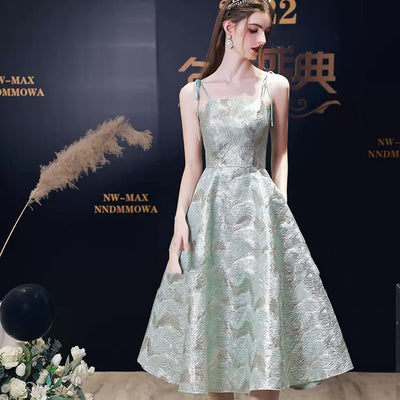 Vestido de Gala Elegante para Anfitriona de Eventos de Lujo
