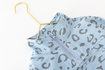 Traje Occidental Infantil de Dos Piezas con Cuello Parado - Image 14