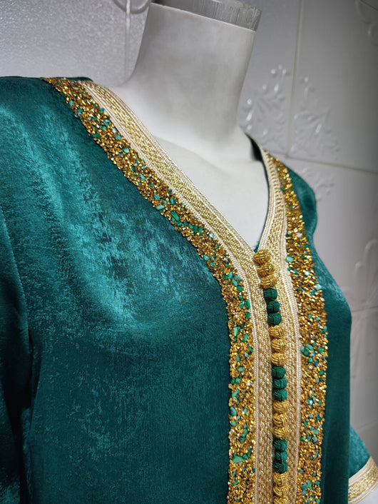 Abaya Elegante con Encaje de Diamantes y Cinta Brillante Estilo Dubai - Image 23