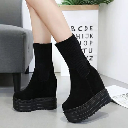 Botas Cortas con Cuña Interna y Acabado Mate para Mujer