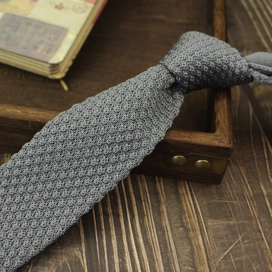 Corbata Tejida Estilo Universitario Angosta para Hombre y Mujer - Image 11