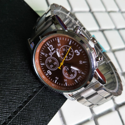 Reloj de Acero con Correa de Metal y Seis Esferas - Image 7