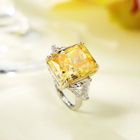 Anillo de Diamante Retro Vintage de Alto Carbono con Diseño Llamativo