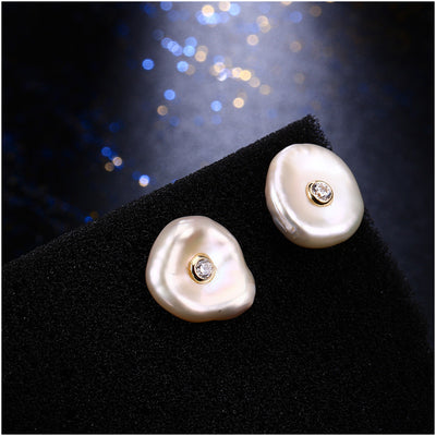 Aretes de Circón con Diseño de Concha - Image 6