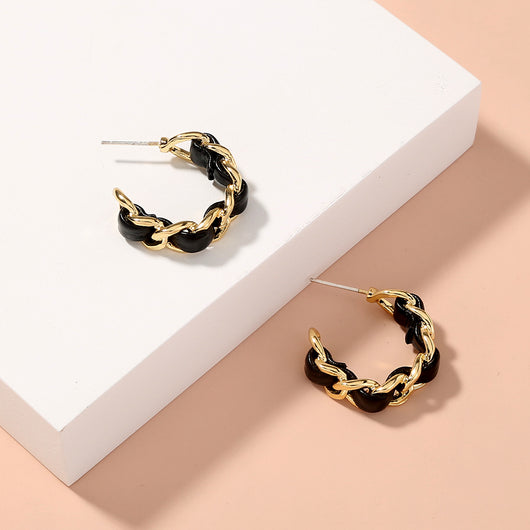 Aretes C Colgantes de Cuero Negro y Cadena Hueca - Diseño Moderno Europeo
