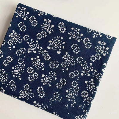 Tela de Lino Estampada Pueblo Buu Azul y Blanco - Image 4