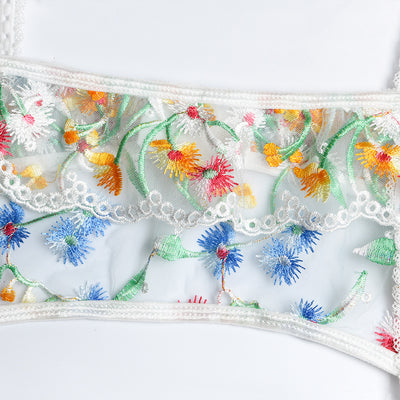 Conjunto de Lencería Premium de Tres Piezas con Bordado Delicado - Image 13