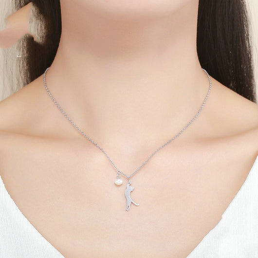 Collar de Plata Minimalista para Mujer con Detalle Animal - Image 9
