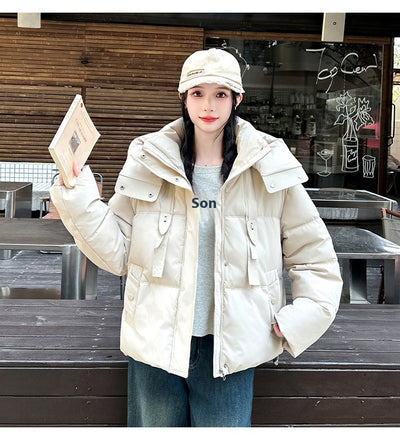 Chaqueta Corta Acolchada con Capucha para Mujer - Image 28