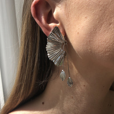 Pendientes Elegantes de Hoja y Concha Marina - Image 10