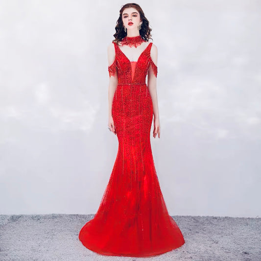 Vestido de Noche Elegante para Mujer con Escote Profundo y Cola