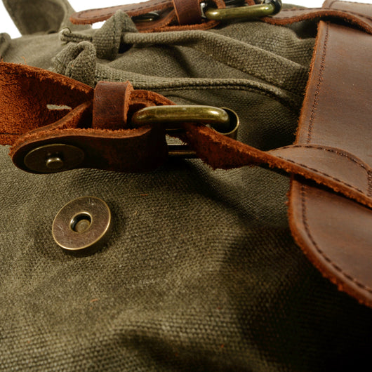 Mochila Casual para Hombre de Lona Encerada - Estilo Moderno con Compartimento para Laptop - Image 5