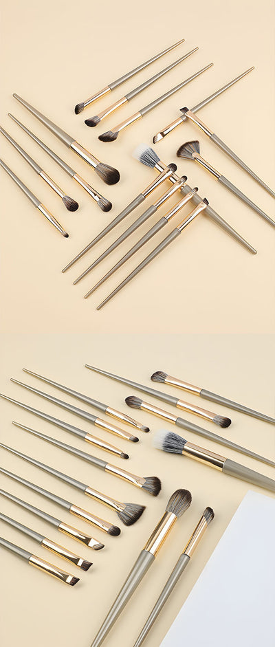 Set de 15 Brochas de Maquillaje Profesional con Flores Estampadas - Image 10