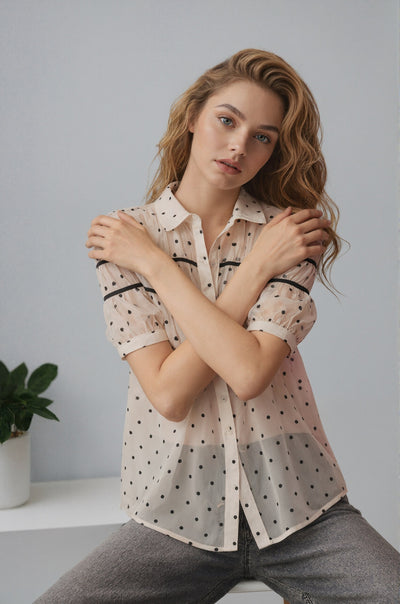 Blusa Sleeveless con Lunares y Detalle Lateral Envolvente - Image 9
