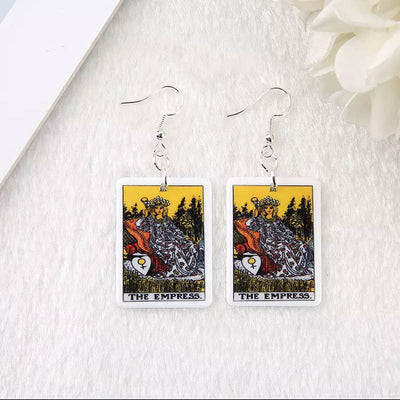 Aretes de Resina con Diseño de Ajedrez y Cartas - Estilo Europeo Moderno - Image 3