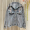 Chaqueta Denim con Alas Bordadas - Estilo Versátil y Casual