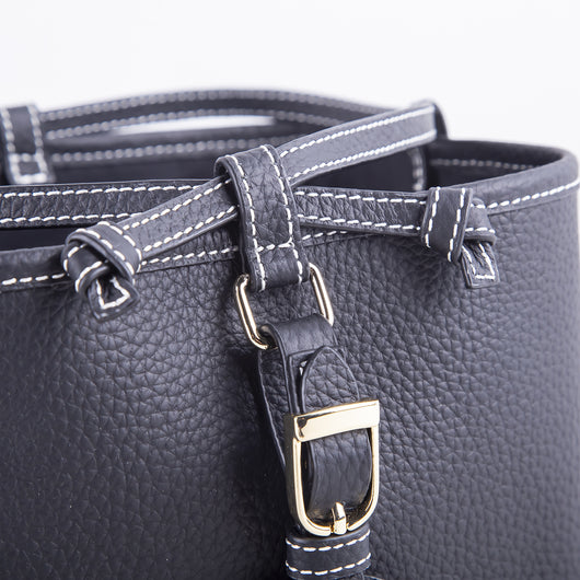 Bolso Cubo Retro de Cuero Genuino con Patrón Grabado y Cordón Ajustable - Image 25