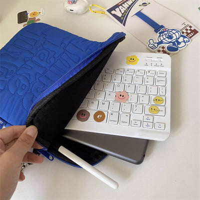 Funda Acolchada para Laptop y Tablet con Bordado Elegante - Image 2