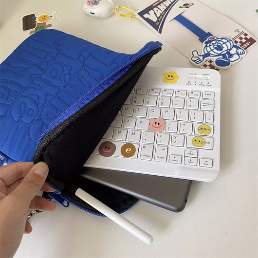 Funda Acolchada para Laptop y Tablet con Bordado Elegante - Image 2