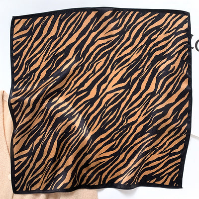 Pañuelo de Seda Cuadrado para Primavera y Otoño - Image 13