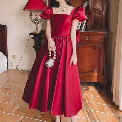 Vestido de Satén Rojo Vino para Compromisos - Elegancia Francesa Diaria