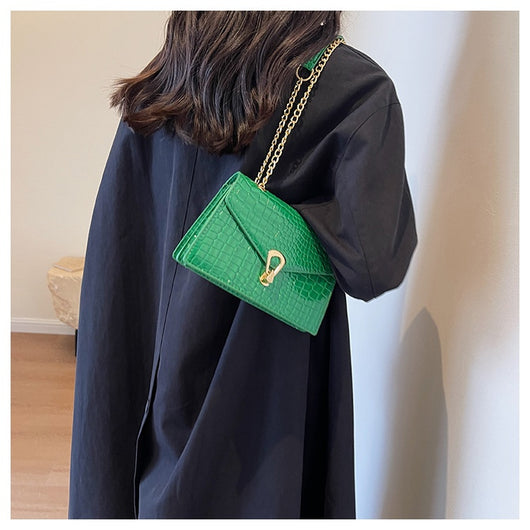 Bolso Bandolera Crossbody con Estampado Cocodrilo y Cadena Dorada - Image 20