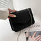 Bolso Bandolera Cuadrado de Cuero - Compacto y Elegante