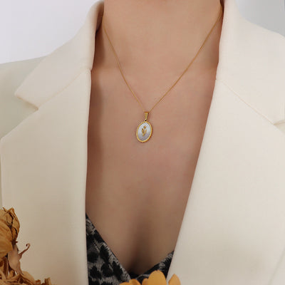 Collar de Concha Marina Blanca con Diseño de Tulipán para Clavícula - Image 2