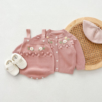 Conjunto Tejido a Mano para Recién Nacido - Cardigan y Mameluco con Flor - Image 22