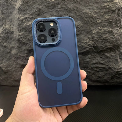 Funda Magnética Transparente Antigolpes con Efecto Esmerilado - Image 16