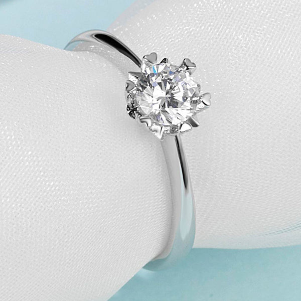 Anillo de Moissanita Copo de Nieve Brazos Rectos 50 Puntos Elegante y Delicado