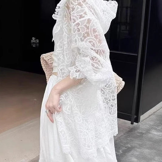 Blusa de Encaje Blanco Romántica con Protección Solar para Mujer - Image 2