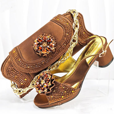 Conjunto de Fiesta Elegante con Zapatos de Tacón Punta Aguda y Bolso de Cristales - Image 3