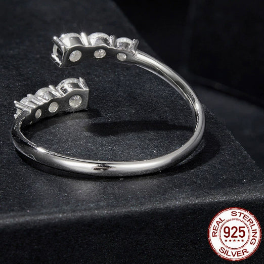 Anillo de Diamante Mozambique Brillante con Charm - Image 4
